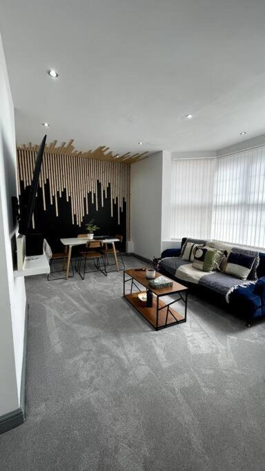 Luxury 2 Bed Duplex Apartment By Yo Room! - Leicester City- Free Parking מראה חיצוני תמונה