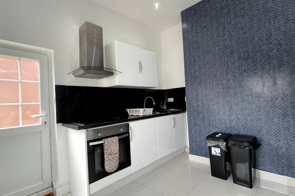 Luxury 2 Bed Duplex Apartment By Yo Room! - Leicester City- Free Parking מראה חיצוני תמונה