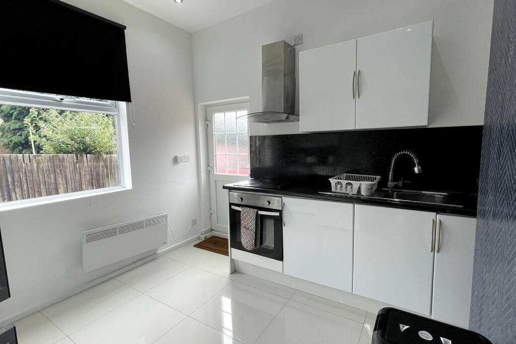 Luxury 2 Bed Duplex Apartment By Yo Room! - Leicester City- Free Parking מראה חיצוני תמונה