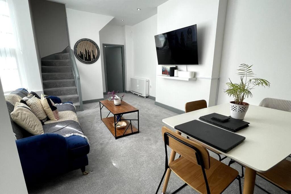 Luxury 2 Bed Duplex Apartment By Yo Room! - Leicester City- Free Parking מראה חיצוני תמונה