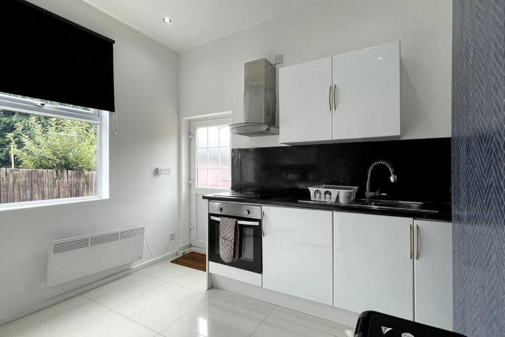 Luxury 2 Bed Duplex Apartment By Yo Room! - Leicester City- Free Parking מראה חיצוני תמונה
